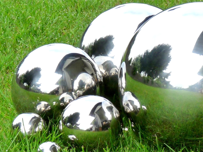 The stainless steel balls are in the production process. - Shandong Puxin Steel Product Video Showcase